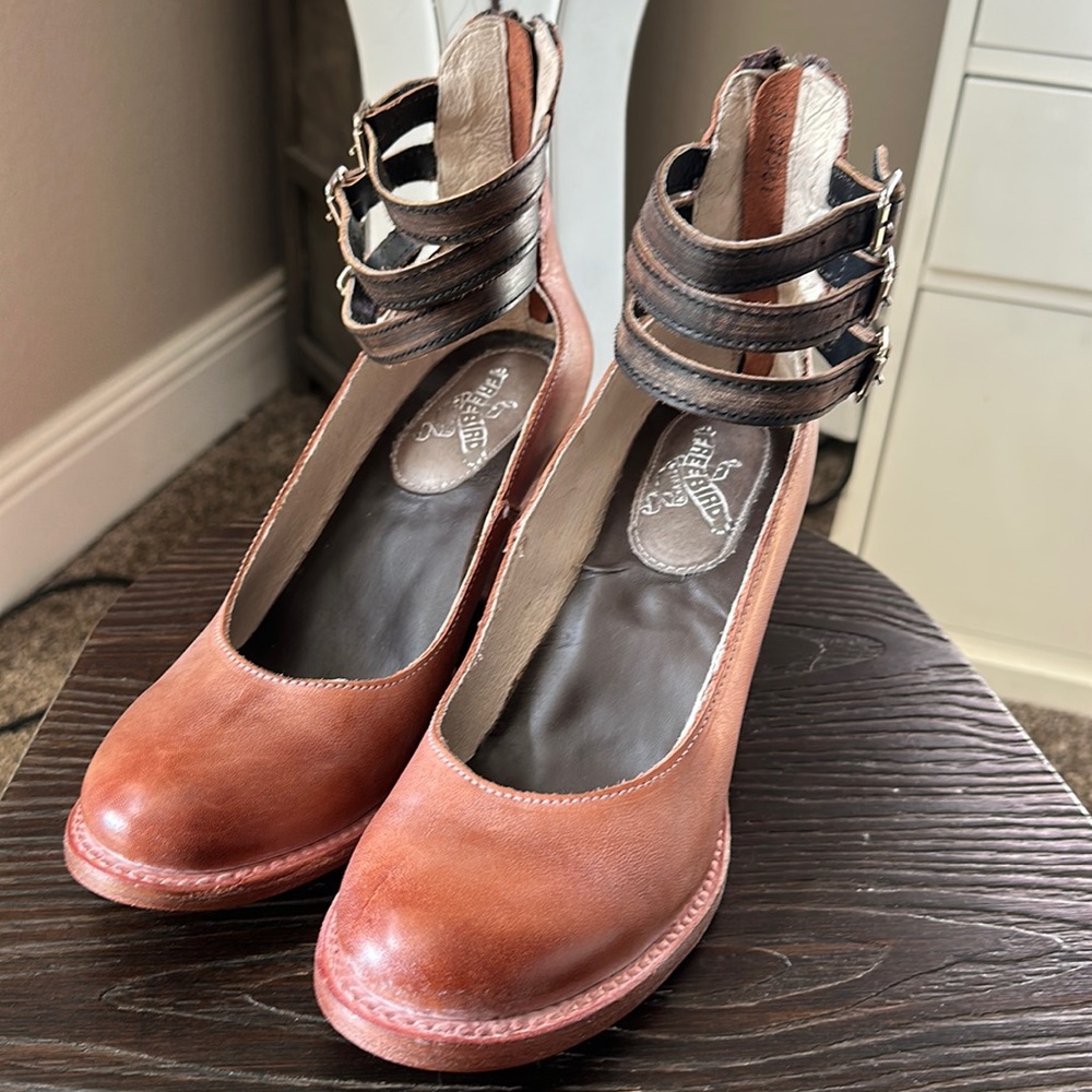 New Freebird Dusty Rose Randi size 9